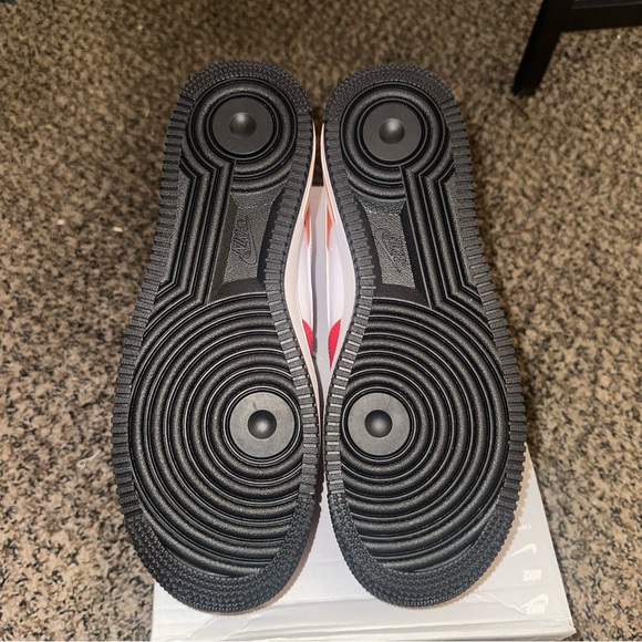 Nike Air Force 1 Low '07 LV8 Rubik's Cube Men's Shoes University Red FN6840-657 - Picture 7 of 9